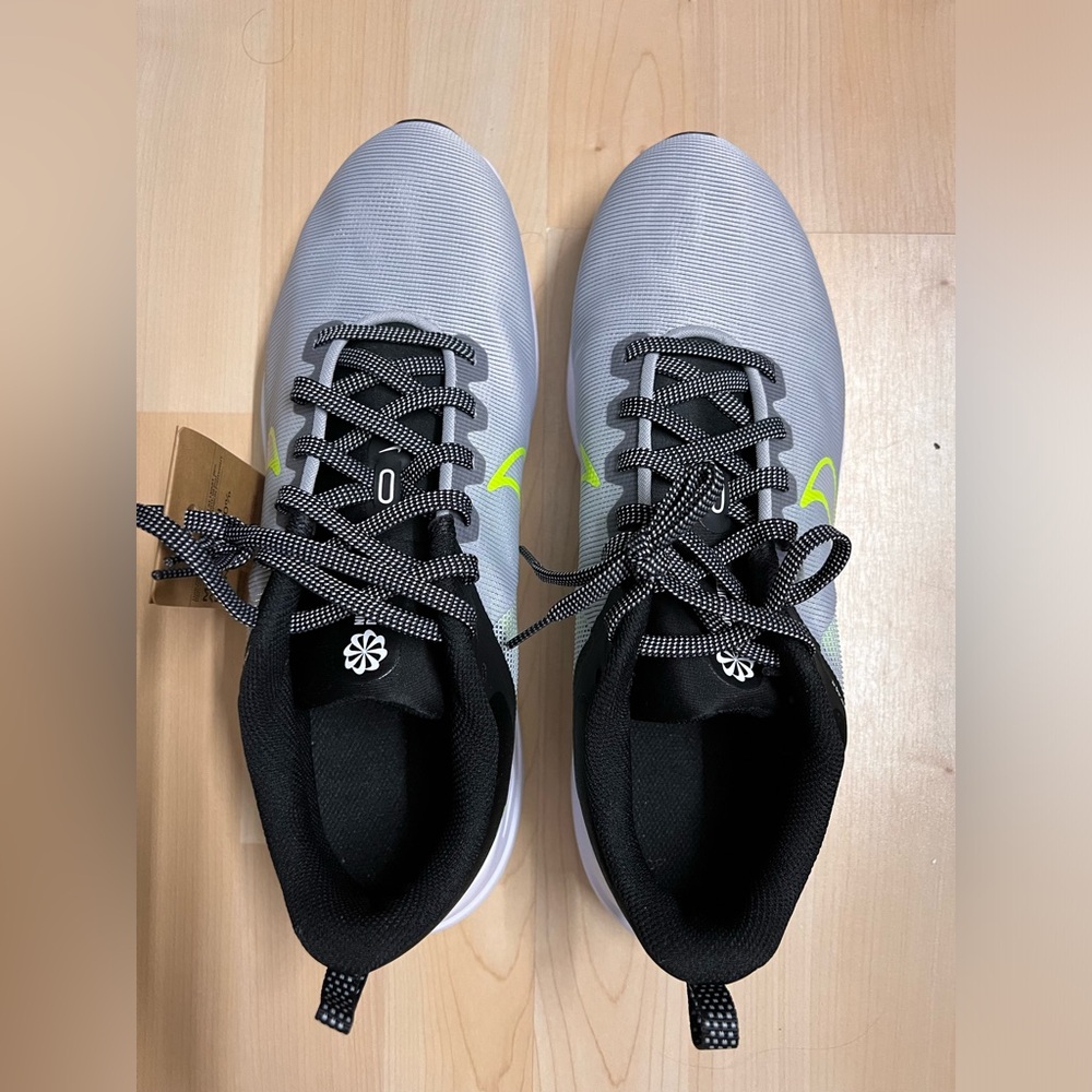 Men Nike Downshifter 12 size 10.5